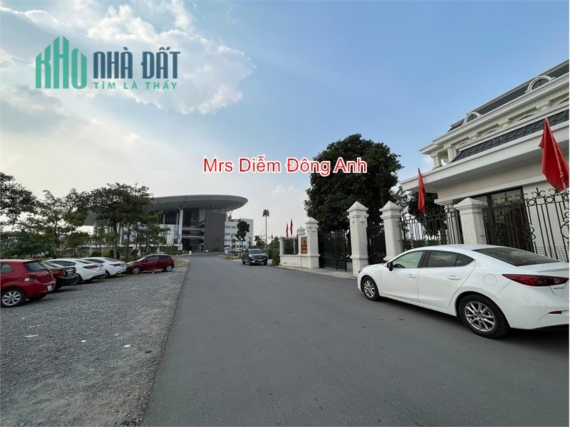 Nhỉnh 2 tỷ, Mrs Diễm cần bán 42m đất có nhà 3 tầng mới tinh ngay trung tâm Đản Dị, Uy